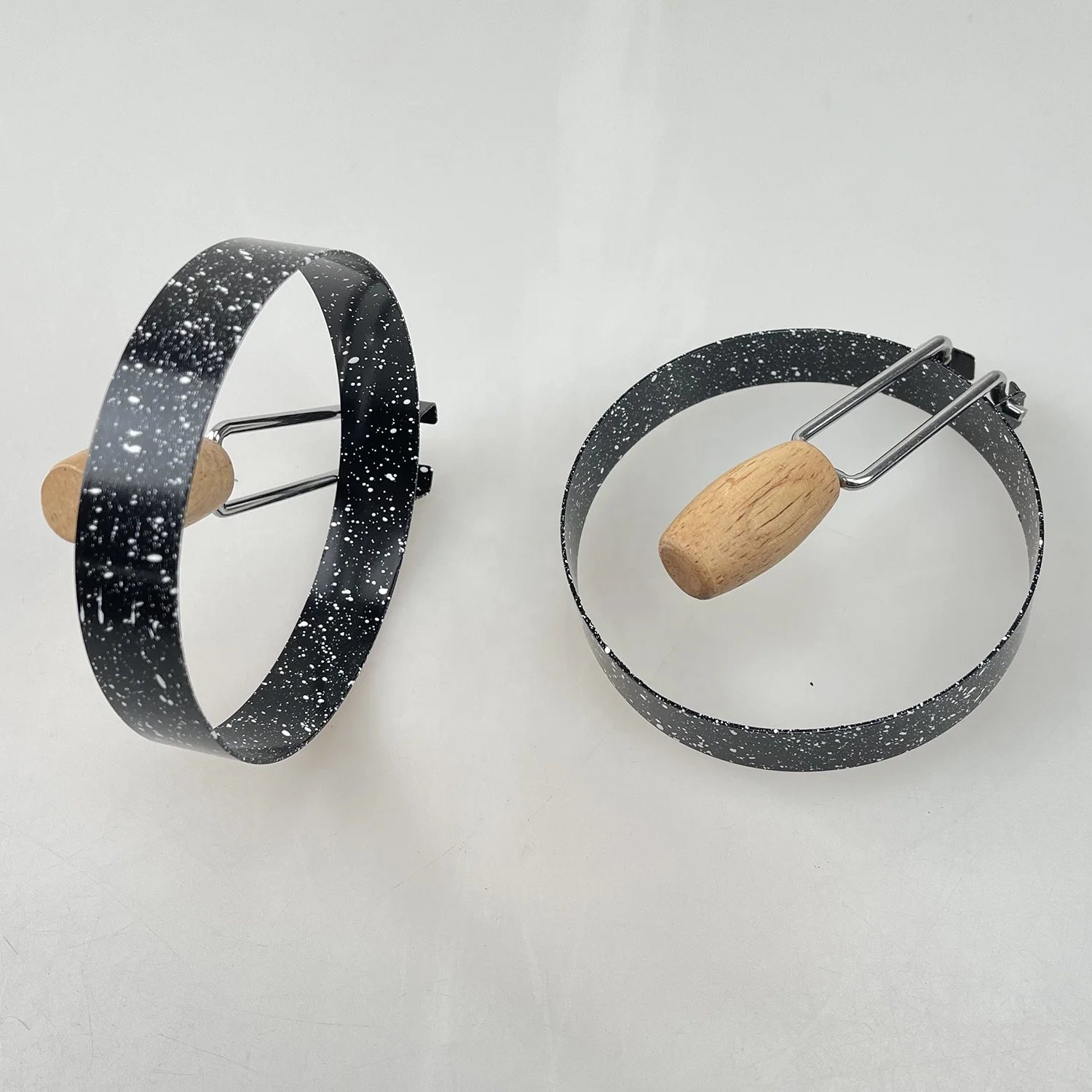 3.5 Inch Non Stick Stainless Steel  Egg Rings Set of 2 with Wooden Handle