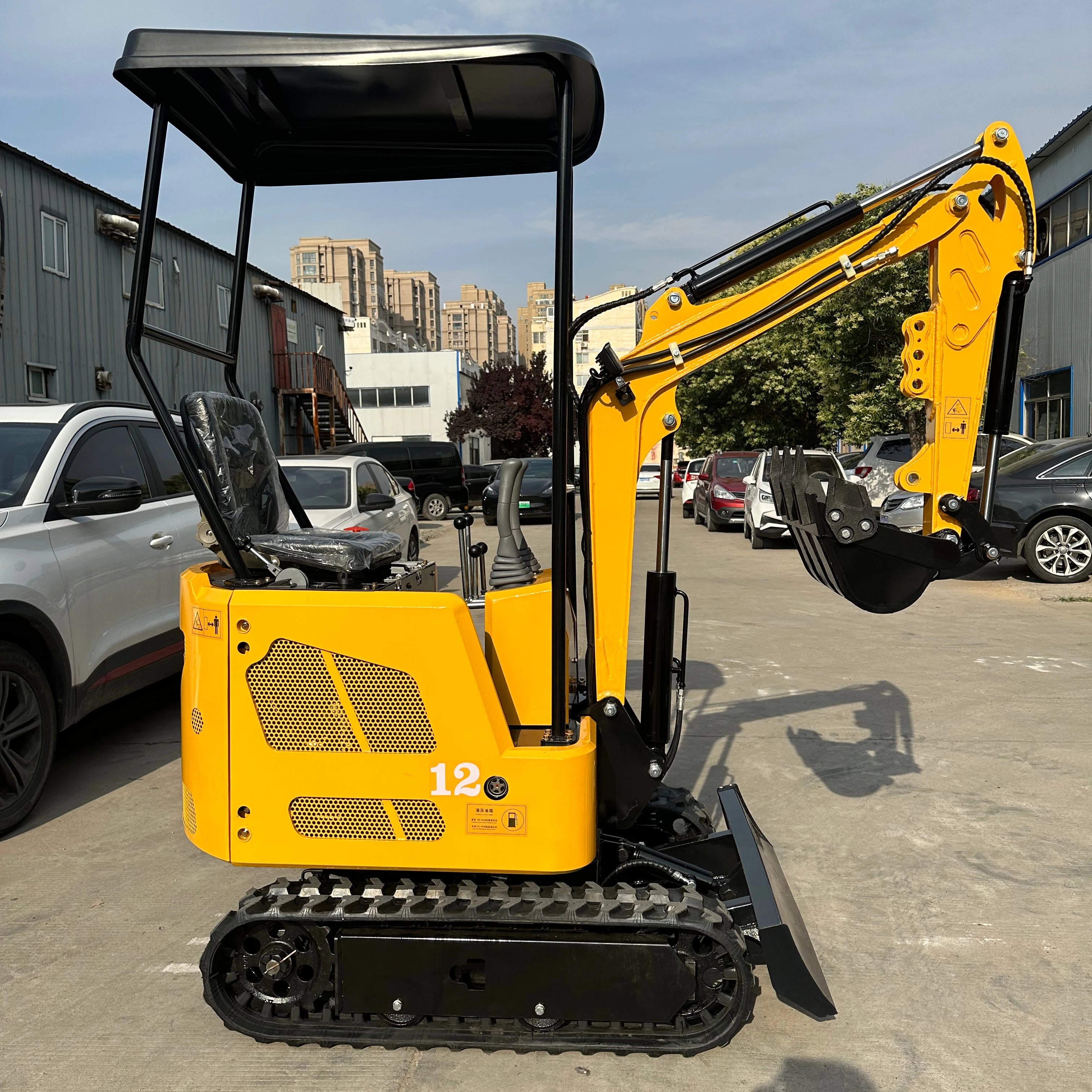 mini excavators CE/EPA/EURO 5  1.2ton  micro mini excavator with free bucket for sale