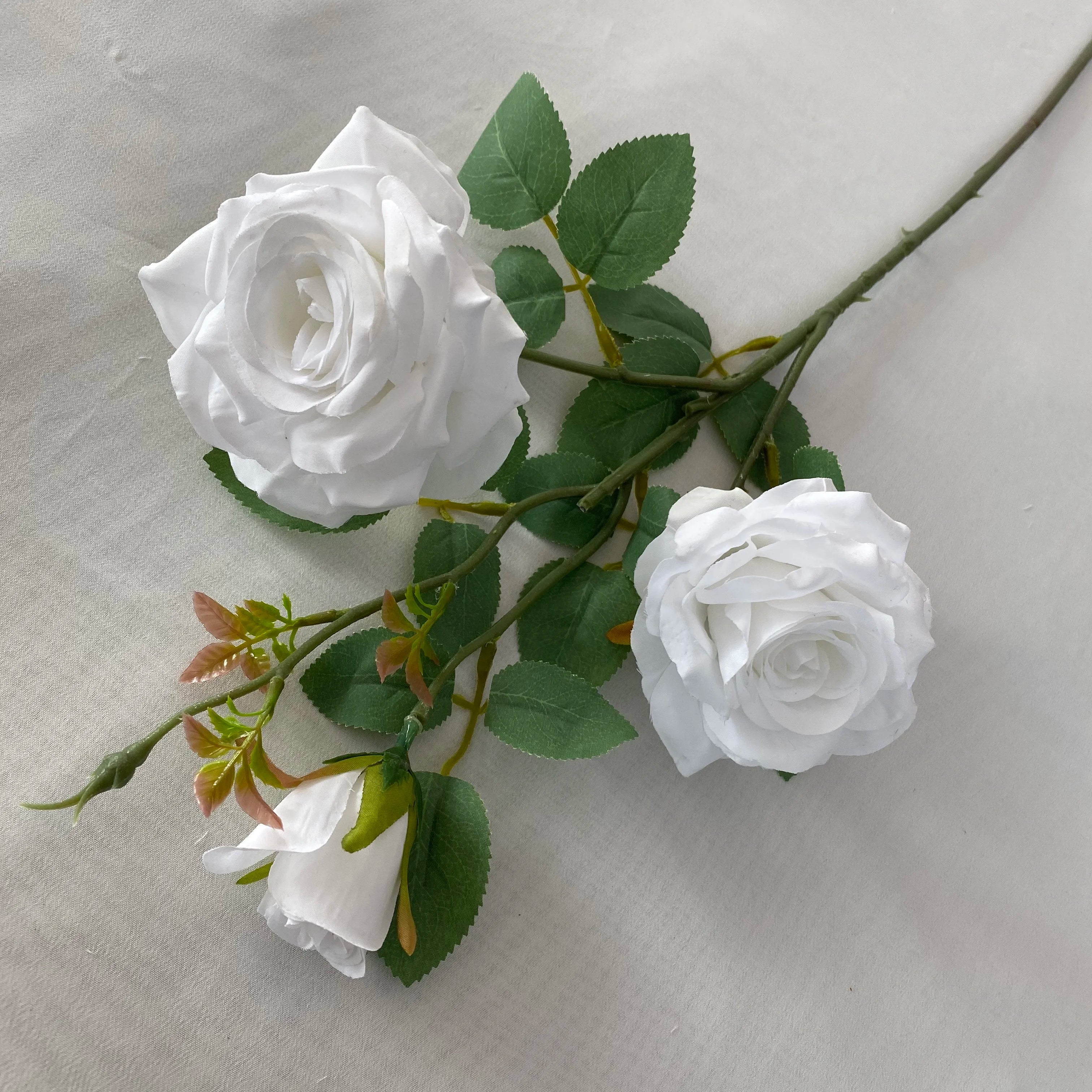 Multicolor-white Modern Style Artificial Flower Wedding Decoration Winnice Rose