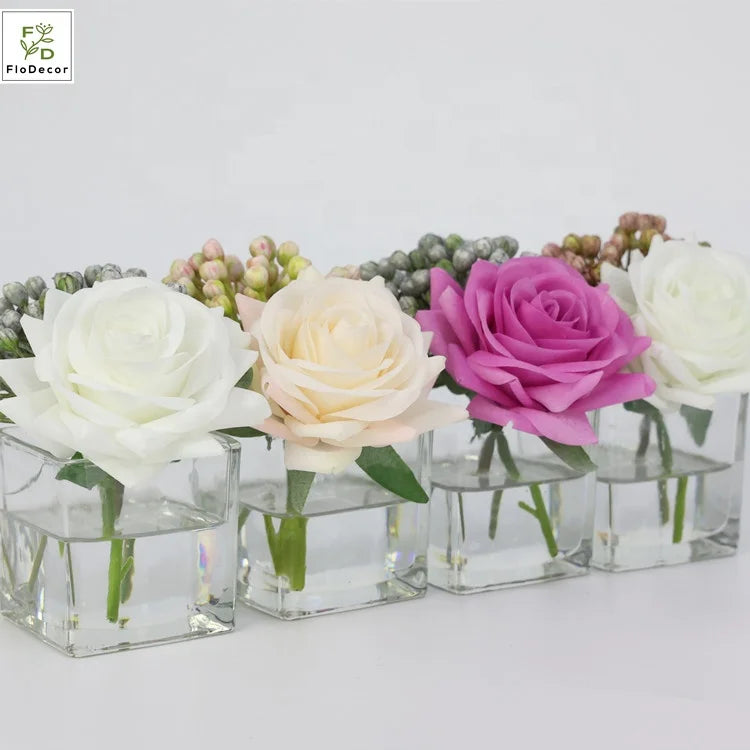 High Quality Customized Artificial Rose With Berry Floral Arrangement With Square Clear Glass Vase and Water