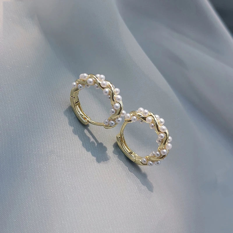 2023 Gold Wreath Earring Clip Pearl Cluster Circle Earrings with CZ Gold Copper Jewelry for Girls-for Wedding or Party