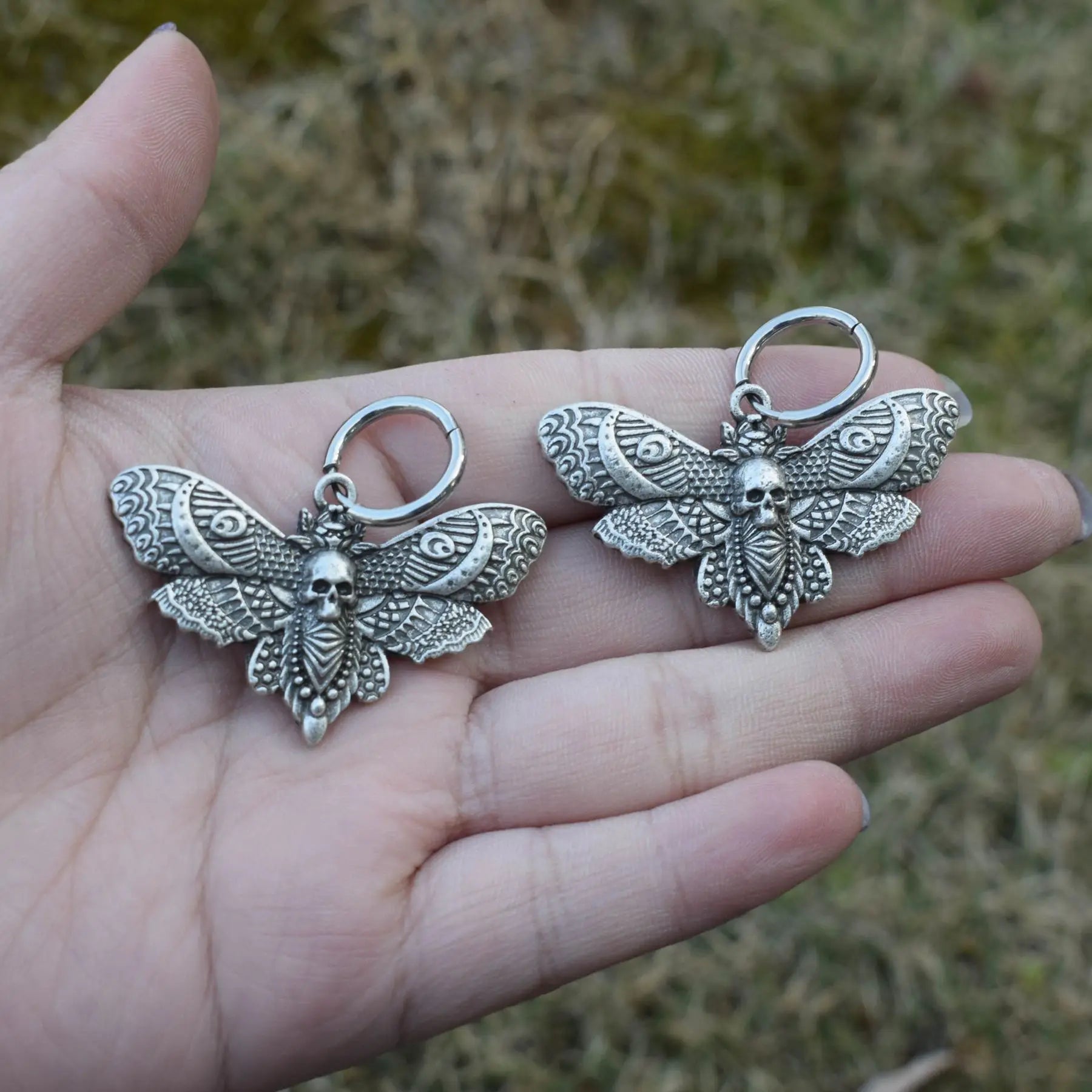 Gothic Vintage Skull Moth Earrings for Men and Women Punk Charm Jewelry Accessories