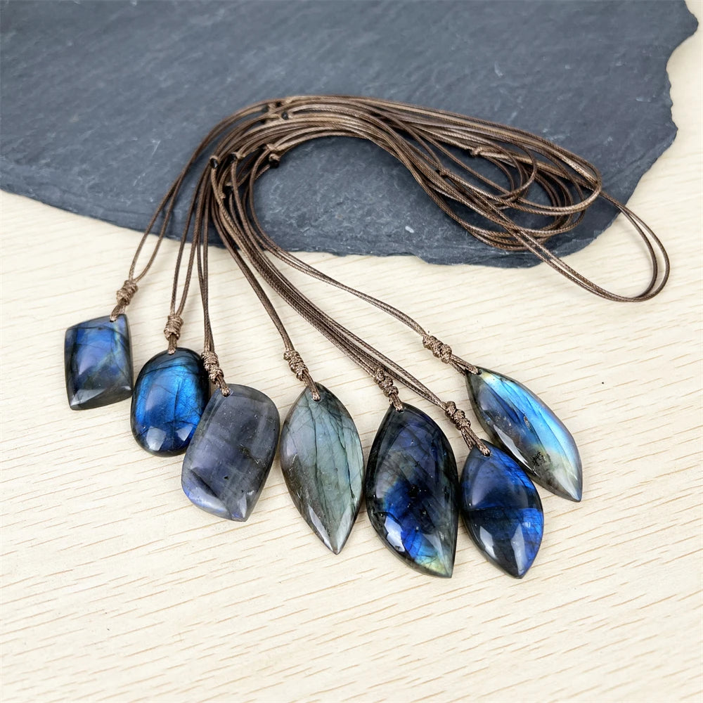 New Arrival Healing Natural Crystal Stone Irregular Flashy Labradorite Leaves Blue Moonstone Pendant Wax Rope Necklace for Men