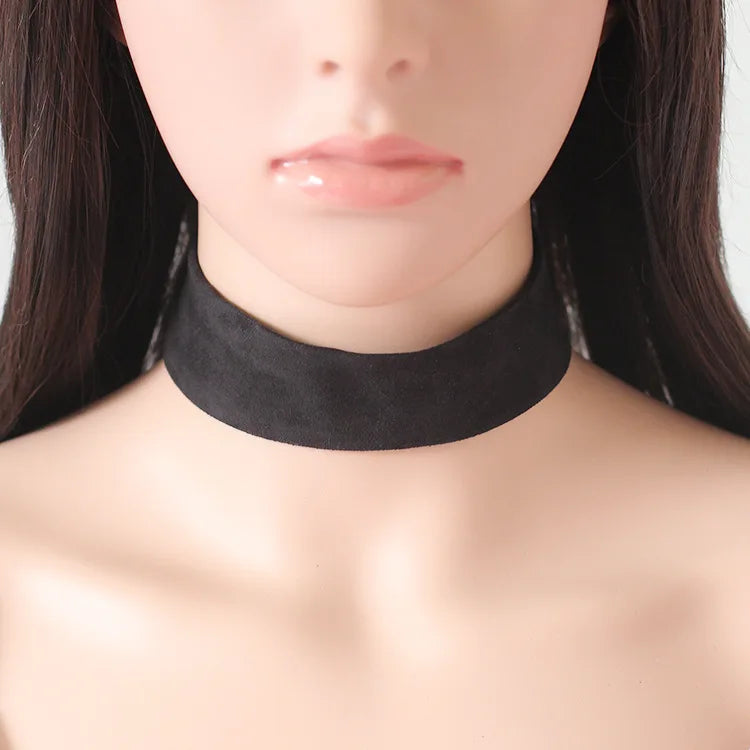 Simple Vintage Black Choker Necklace Women Velvet Choker Necklaces Collar Faux Suede Collares
