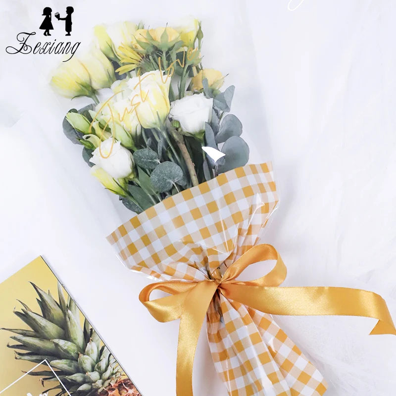 Zex Wrap New Design 30Pcs/Bag  Plaid Printing Plastic Waterproof Flower Sleeve for Bouquet