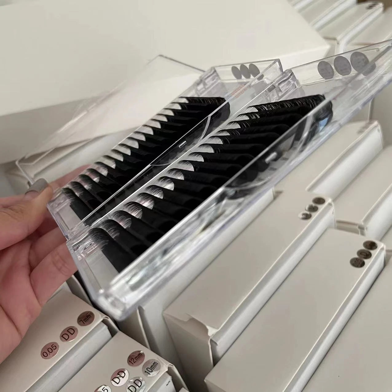 Wholesale Cashmere Individual Lash Extensions Premium Matt Dark Black Private Label Volume Korean Silk Mink Eyelash Extensions