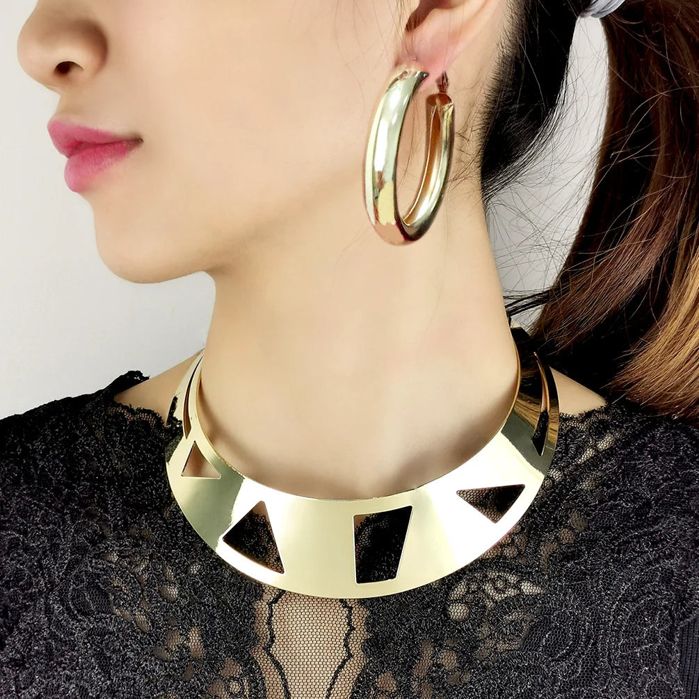 Retro Personality Statement Hollow Out Collar Jewelry Set Glossy Chunky Choker Necklace 50mm Hoop Earrings Indian Jewelry Set