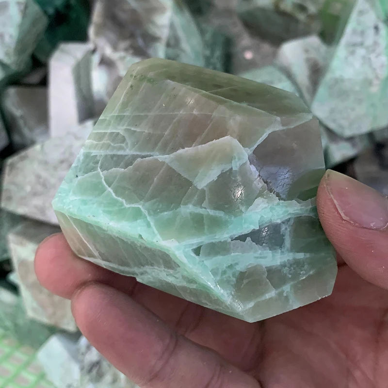 Wholesale Natural Polished Green Moonstone Garnierite Freeform Stone for Home Decoration