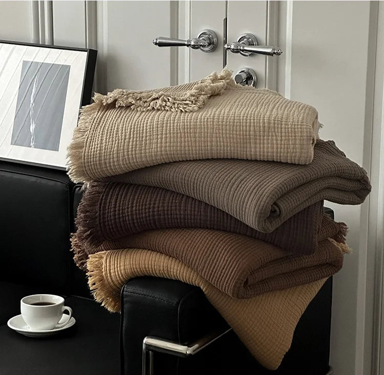 Wholesale Summer Sofa Home Decor Maillard Solid Color Light Custom Woven Muslin 100% Cotton Gauze Throw Blanket With Tassel