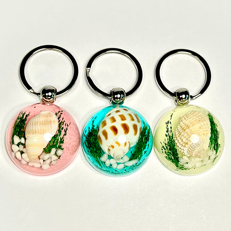 Glow in Dark Wholesale Hemispherical White Stone Conch Pendants Decoration Perpetual Luminous Acrylic Resin Key Chain