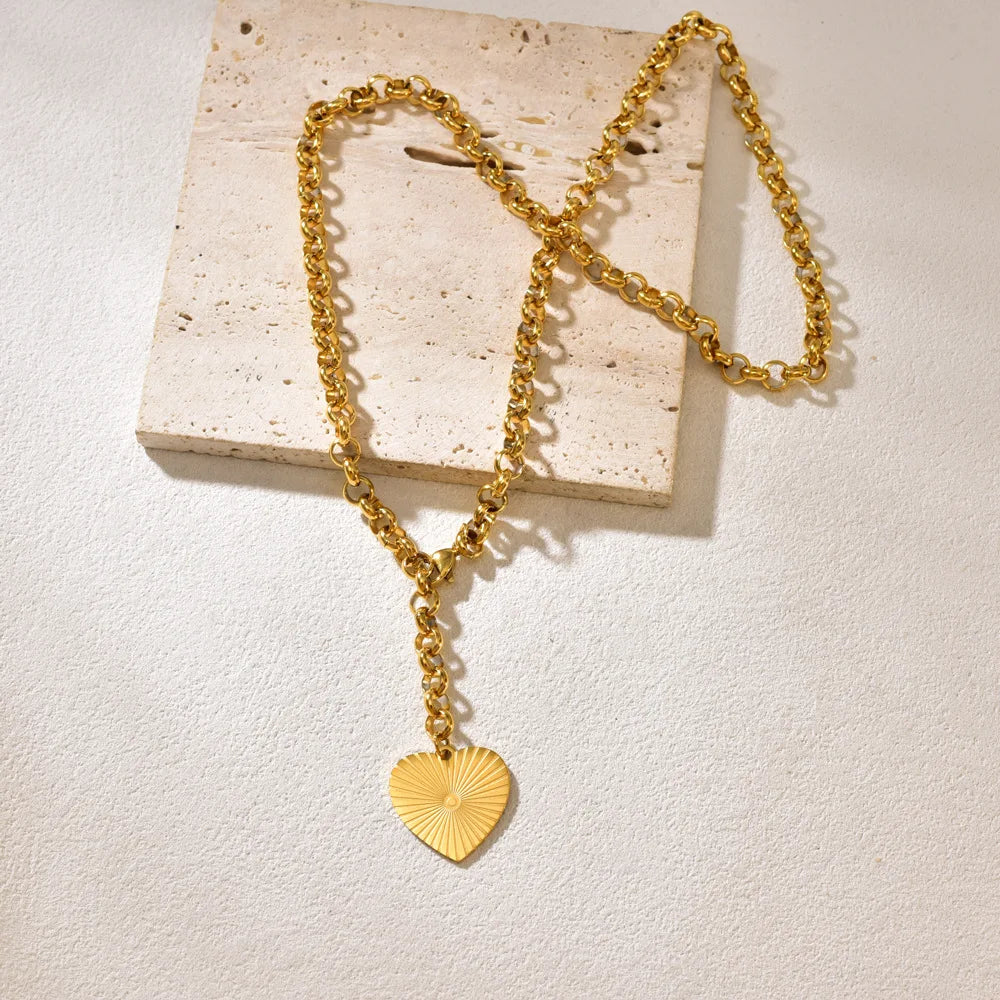 New Waterproof 18K Gold-plated Stainless Steel Heart-shaped Pendant Necklace Fashionable and Romantic Women's Necklace Jewelry