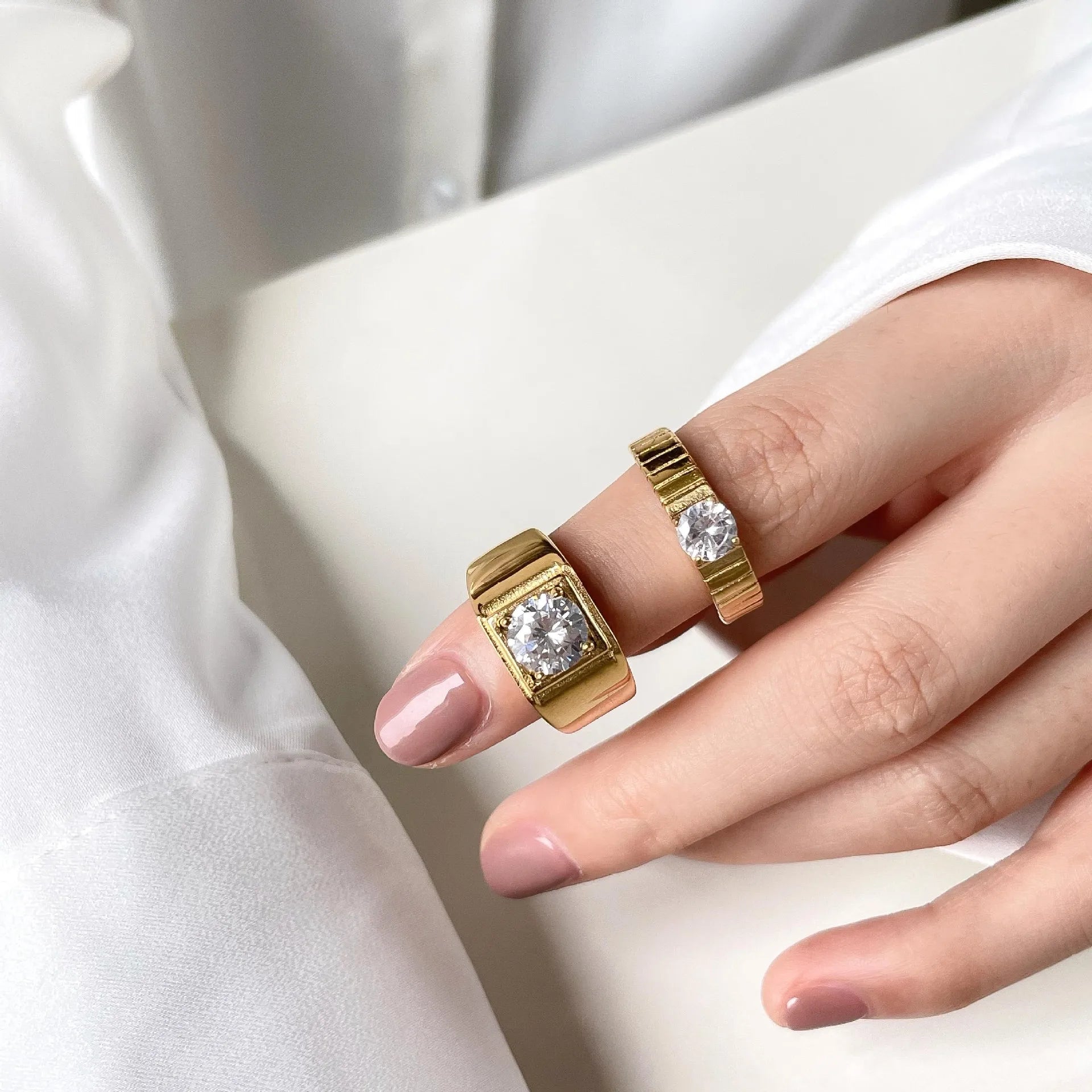 Wholesale Luxury Stainless Steel Gold-Plated Zircon Titanium Steel Engagement Wedding Combination Ring 4 Claw Couple Ring Set