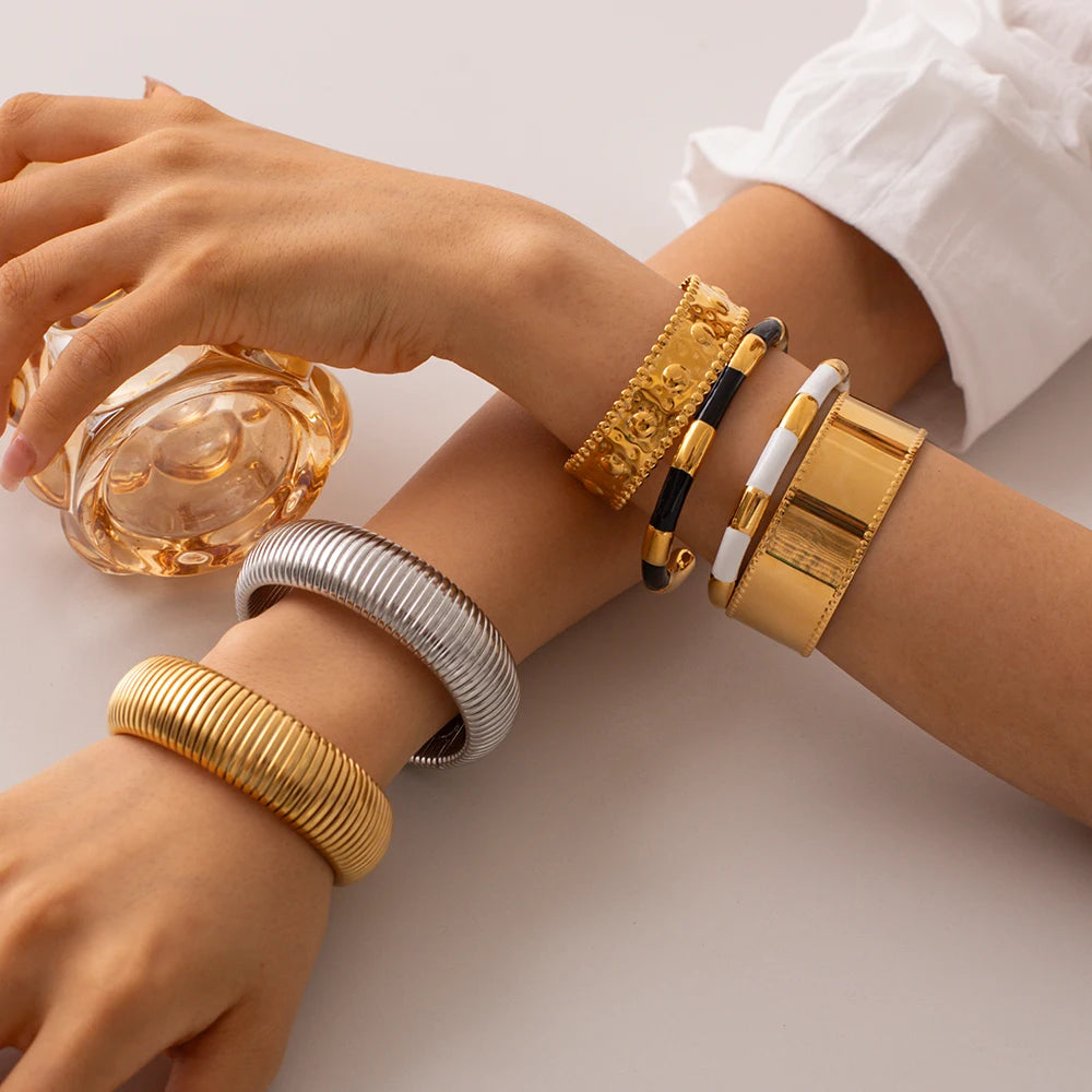 Black and White Cuff Bangles 18K PVD Gold Plated Stainless Steel Smooth Drop Oil Classical Bracelet for Women