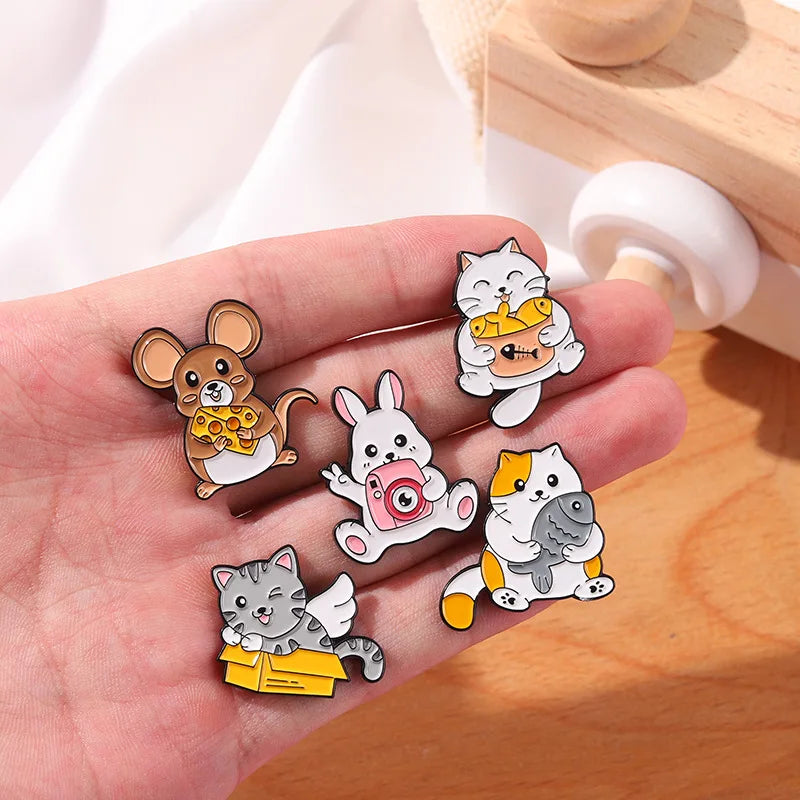 Cute Little Animal Cat Rabbit Mouse Brooch Accessory Badge Metal Badge