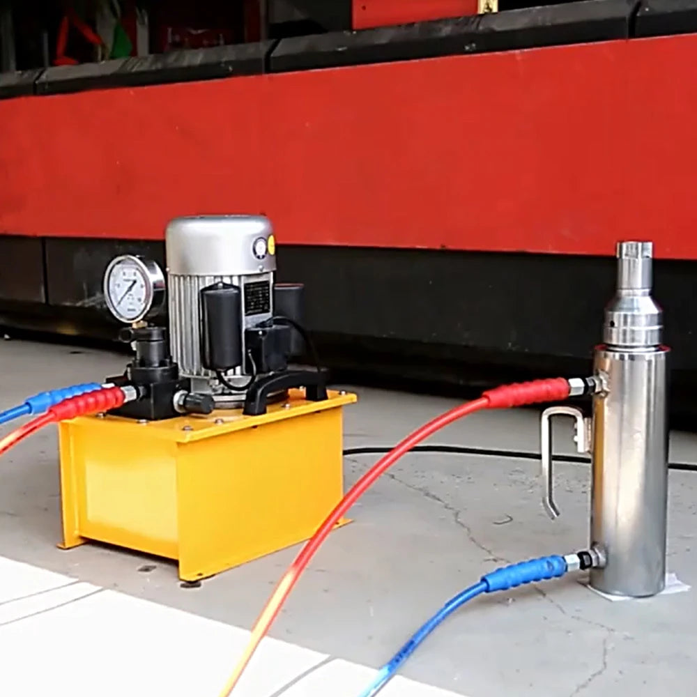 Small DAFANG QYC Post Tension Mono Strand Hydraulic Jack >50T Carbon Steel for Prestressing Engineering