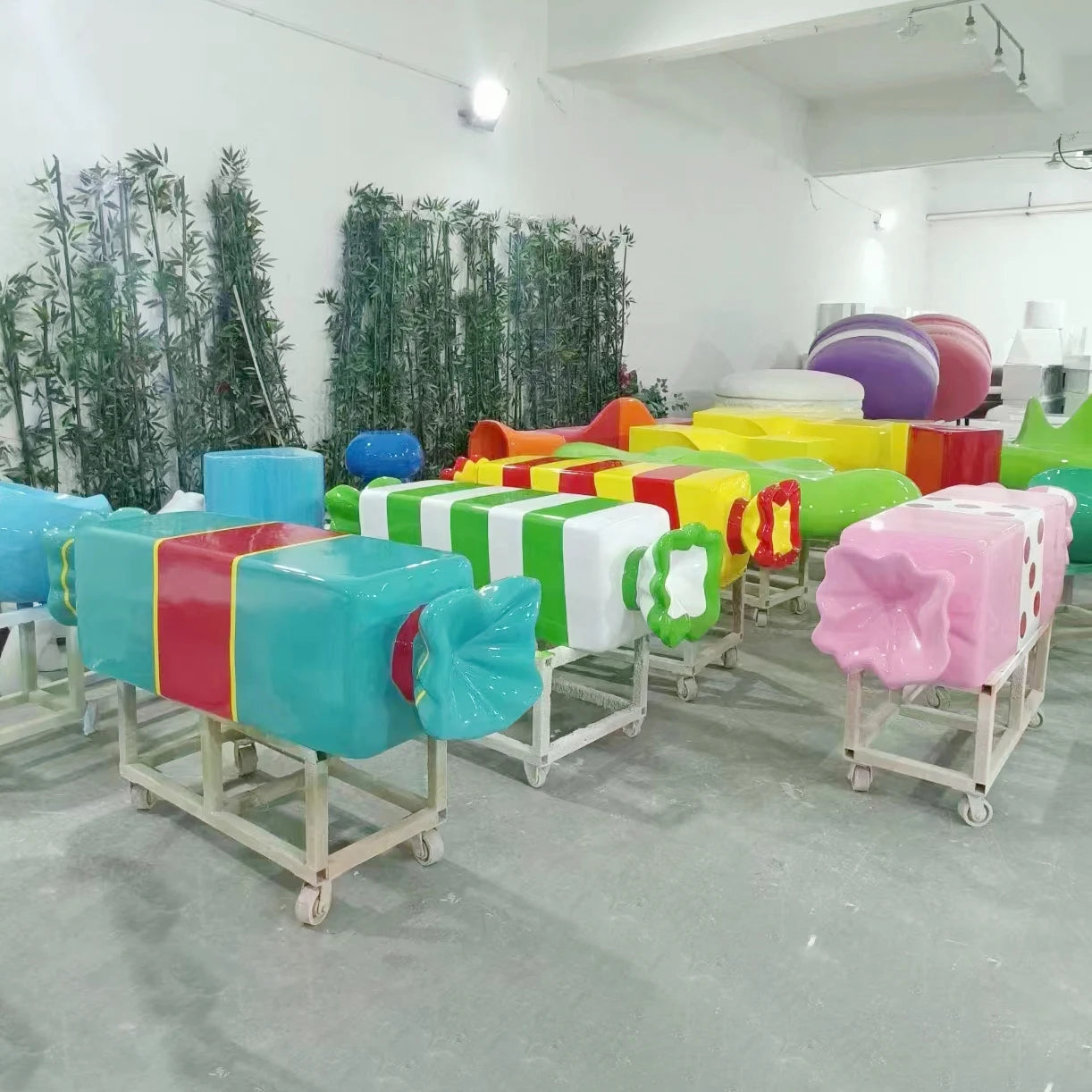 Shopping Mall Display Props Customized Resin Fiberglass Kids Candy Chair Seat Sculpture Statue for Sale