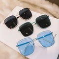 Trendy Retro Vintage Sunglasses Women Unisex Designer Eyewear Black PC Vintage Fashionable Sun Glasses Female Lady Protective