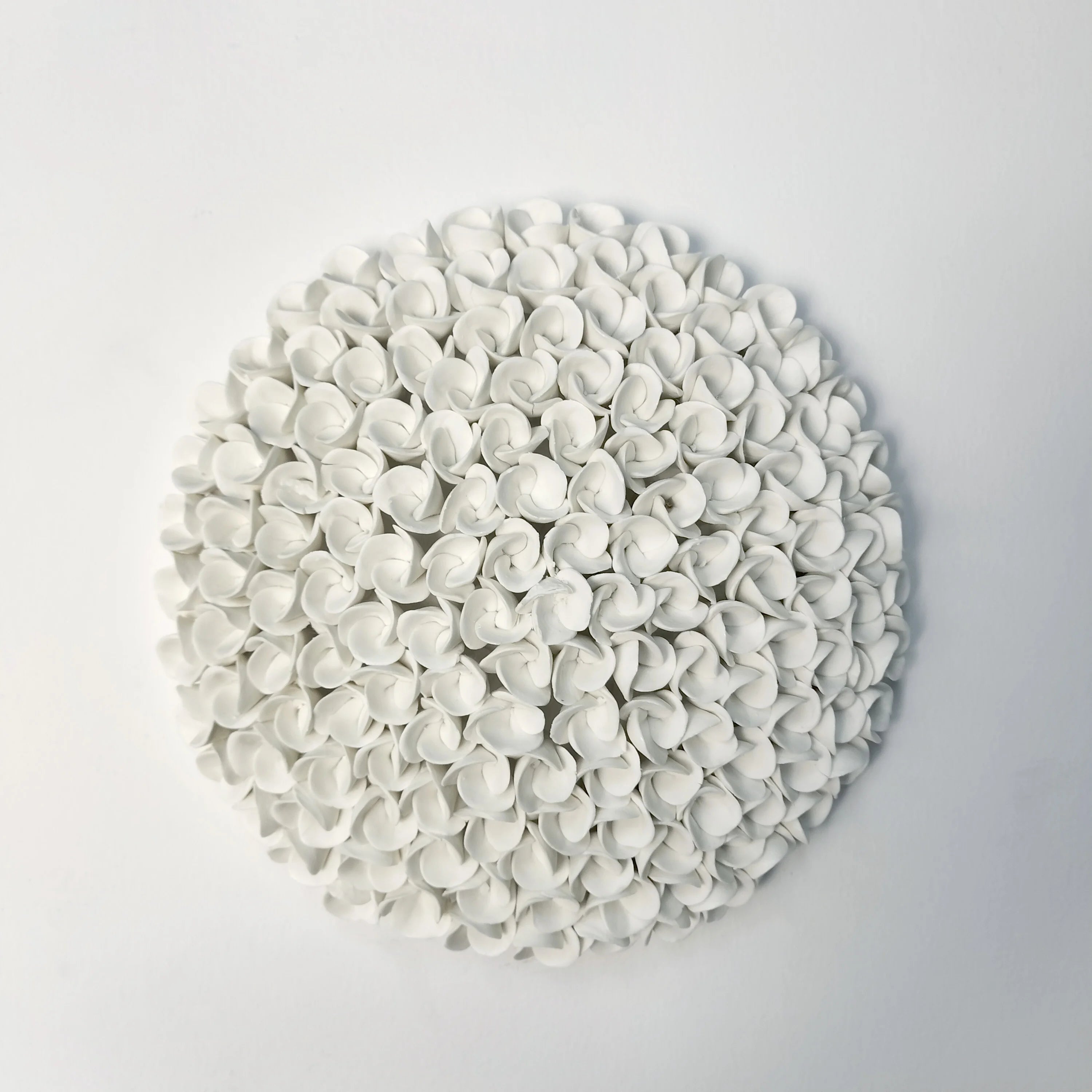 Custom Round Simple Nordic Living Room Interior Flower Wall Decorations for Wall Art Home Decor