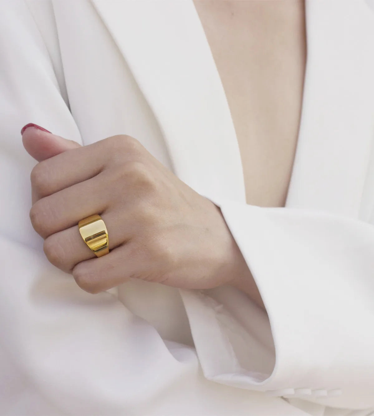 Hot Sell Rings Sample Fashion Jewelry Wide Rings Gold Plated Wedding Ring Designs for Women