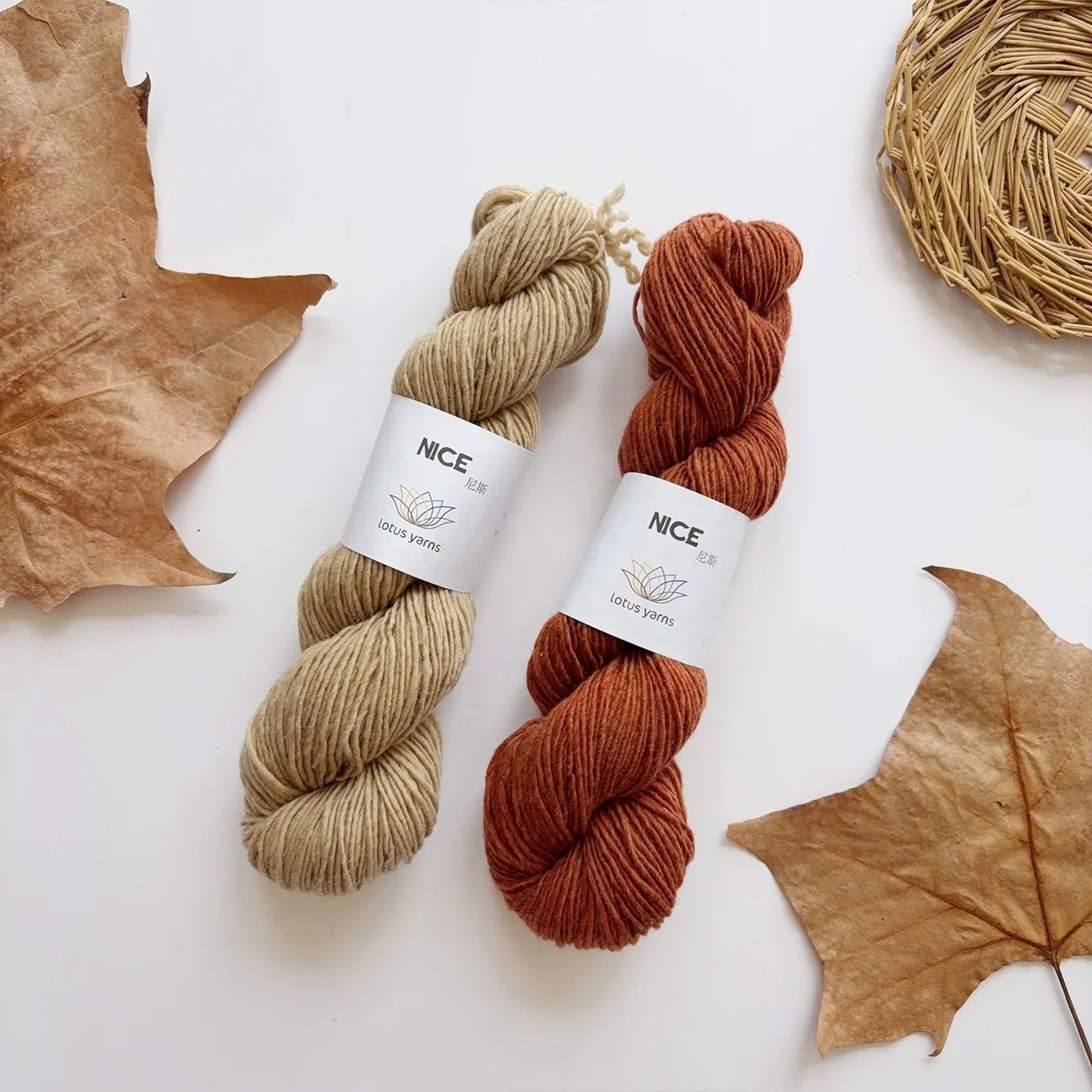 Nice Lotus Yarns High Quality Wholesale Price 175m/50g 100%Merino Wool Knitting Fancy Soft Yarn for Handknitting Sweater