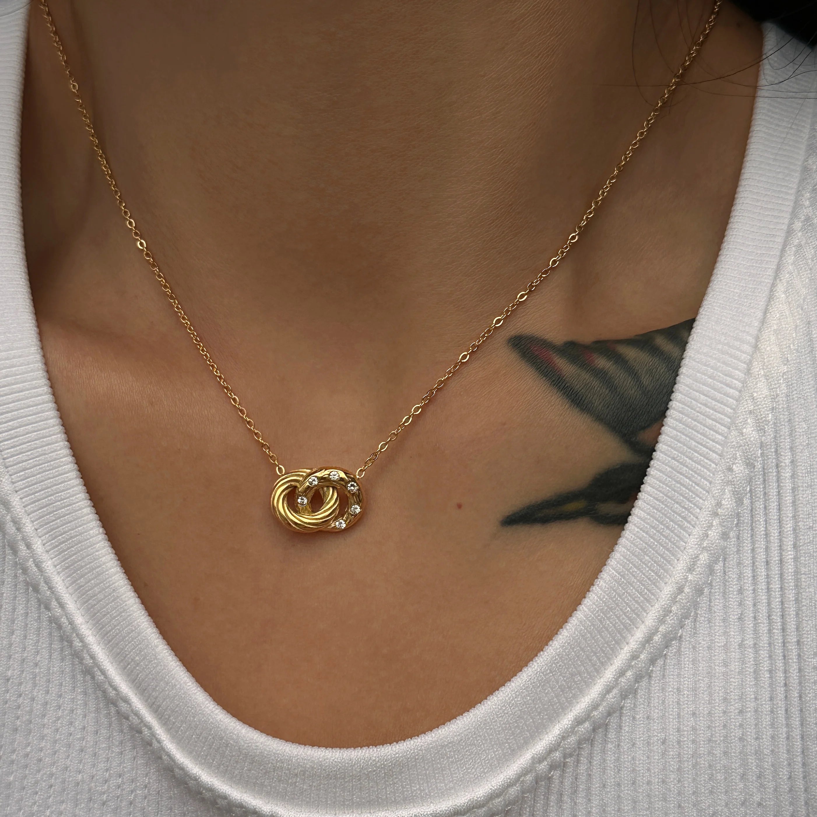 2025 Dazan Summer New 18k Pvd Gold Plated Stainless Steel Twist Vintage Design Circle Pendant Necklace Luxury Jewelry for Women
