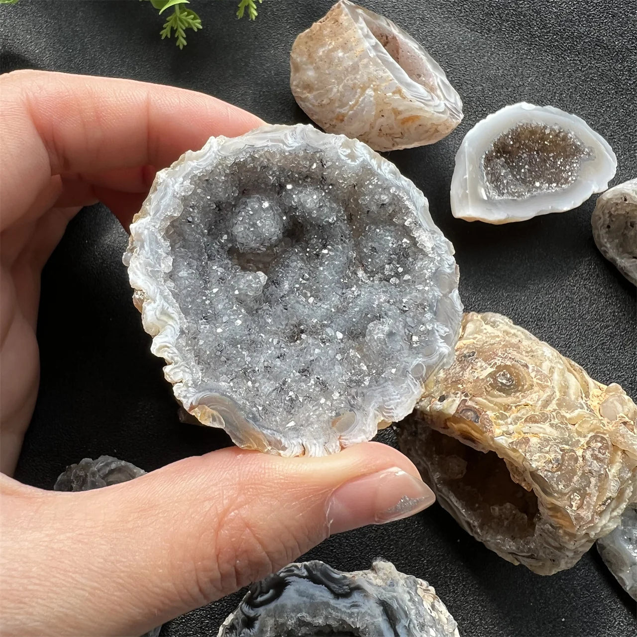 Natural Agate Crystal Cave High Quality Treasure Bowl Shiny Crystals Agate Geode Druzy