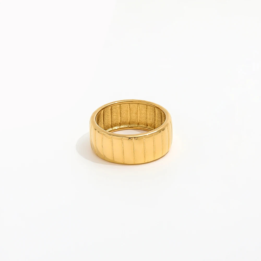 Fenny 18K Gold Plated Wholesale Waterproof&Non Tarnish Classic Croissant Stainless Steel Finger Ring Trendy for Women
