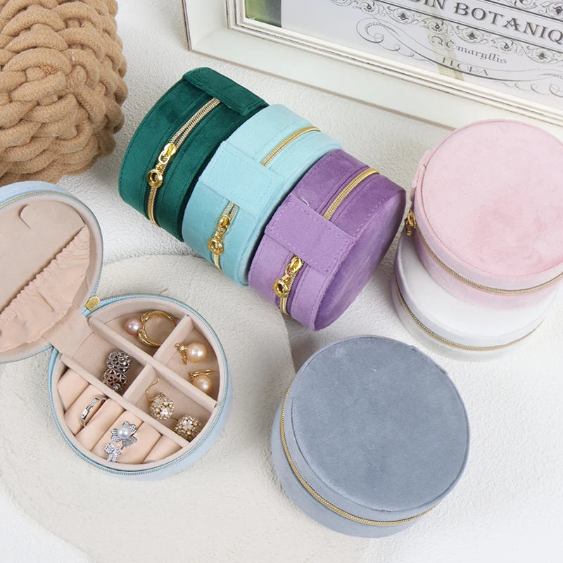 Milan Ladies Round Necklace Luxury Velvet Jewelry Case with Zipper Travel-Friendly Soft Beaded Velvet Lining 10x10x4.5cm