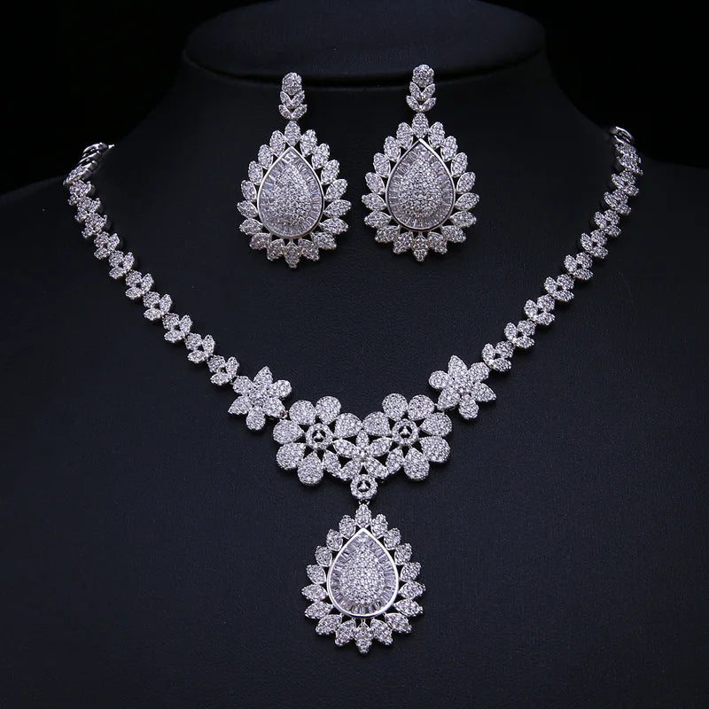 2022 New Silver Plated Necklace Earrings Set Crystal Wedding Jewelry Set Rhinestone Flower Bridal Jewelry Set for Women Girls
