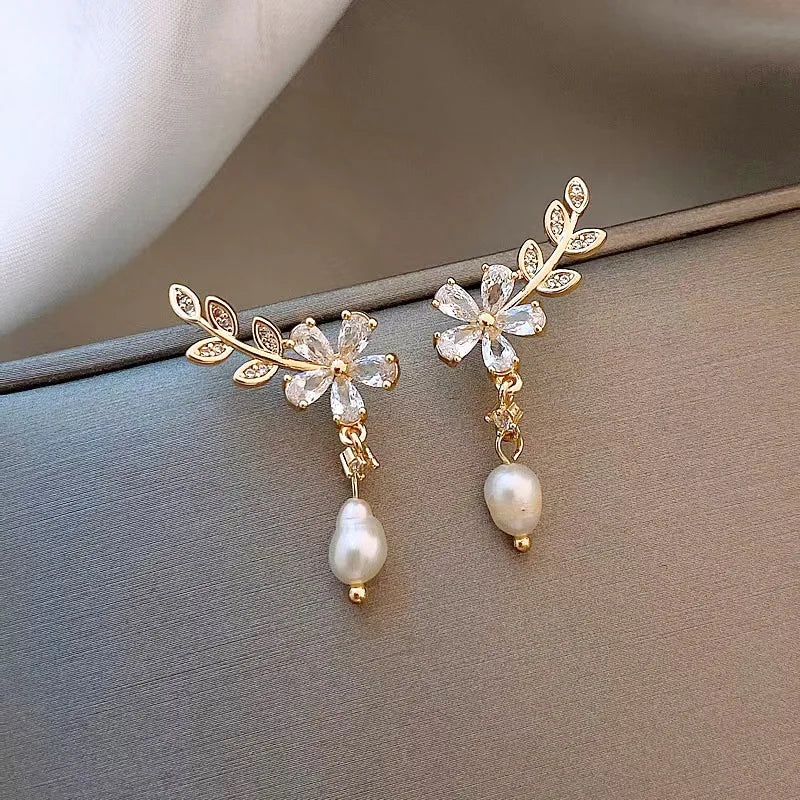 Minimalist Jewelry Stud Earrings Pearl Earrings Rhinestone Leaf Flower Earrings for Women