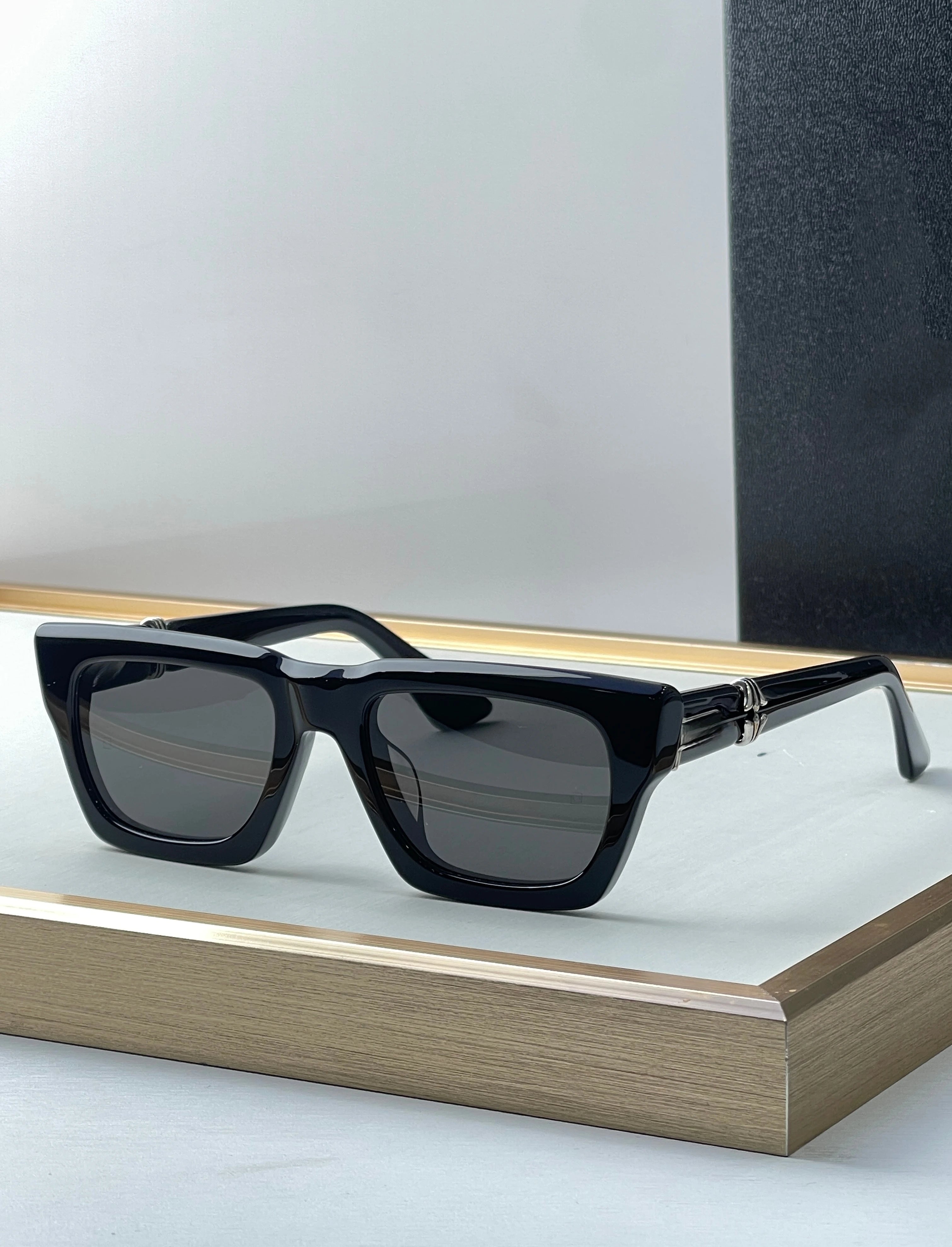 2026 Newest Vintage Black Sunglasses Luxury Brand Sunglasses Thick Frame Acetate Designer Square Men's Sunglasses With Case