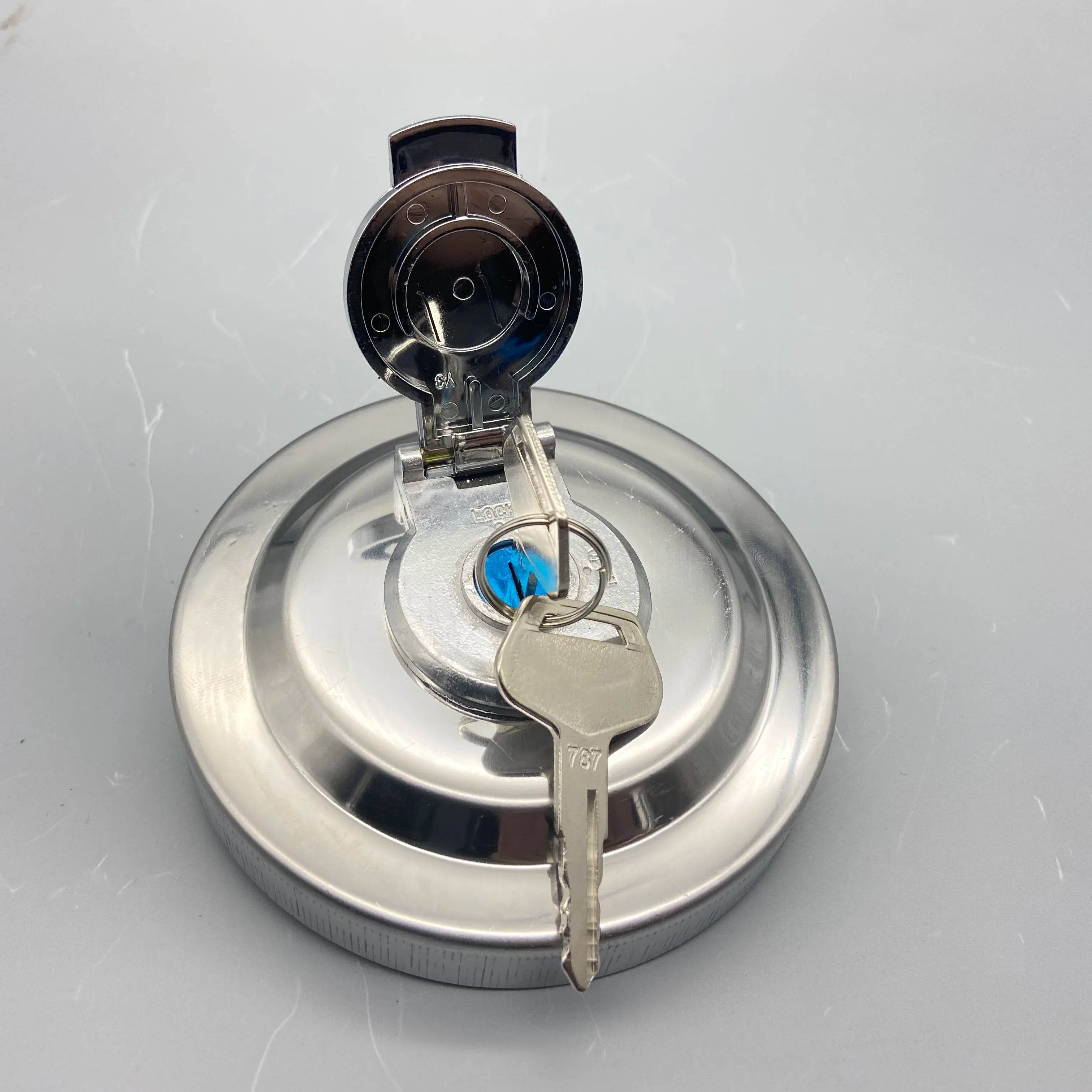 Kobelco Oil tank Cover for SK130 160 210 250 260 350-8 Super 8 Excavator Diesel Oil tank Cover Excavator Accessories