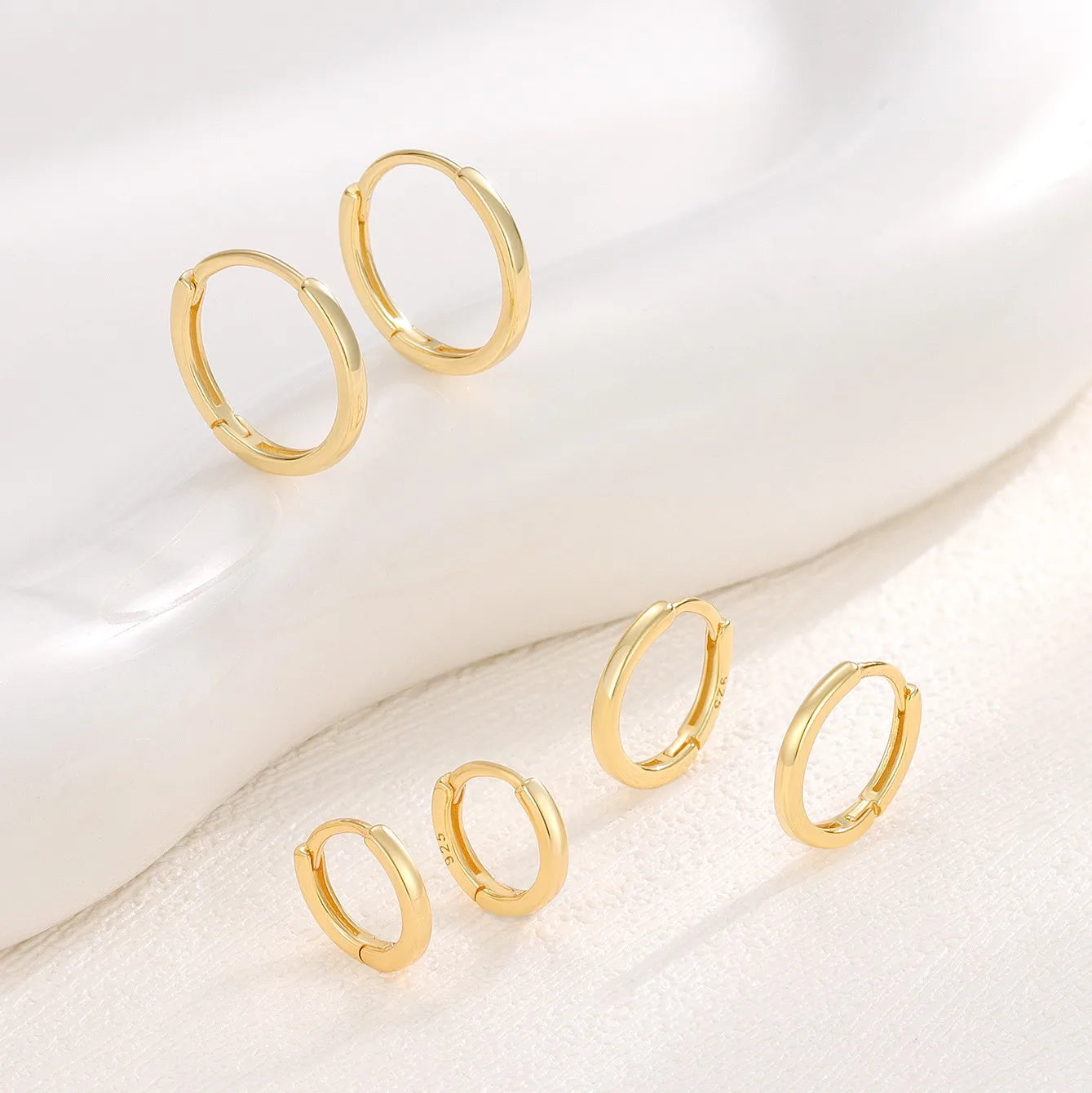 Wholesale Hoops 925 Sterling Silver Smooth Round Earrings Huggies Fine Jewelry Gold Plated Vermeil Hypoallergenic for Women Girl