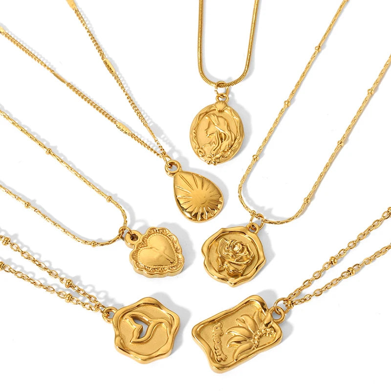 Tendencias Romantic Summer Jewelry New 18K Gold Plated Stainless Steel Waterproof Necklace with Intricate Pendant Design
