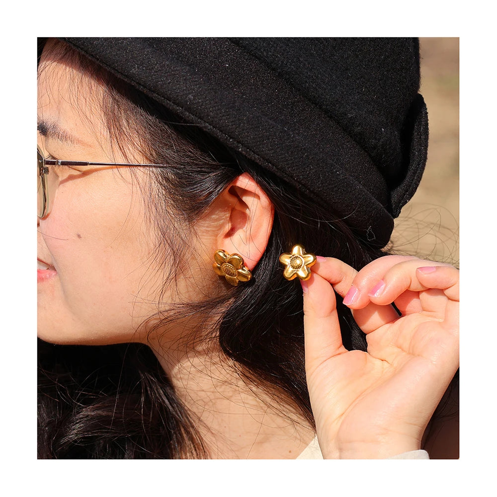 New Retro Style Waterproof Stainless Steel Flower Earrings InTwo Size Good Look  Stud Earrings for Girl Women Gift