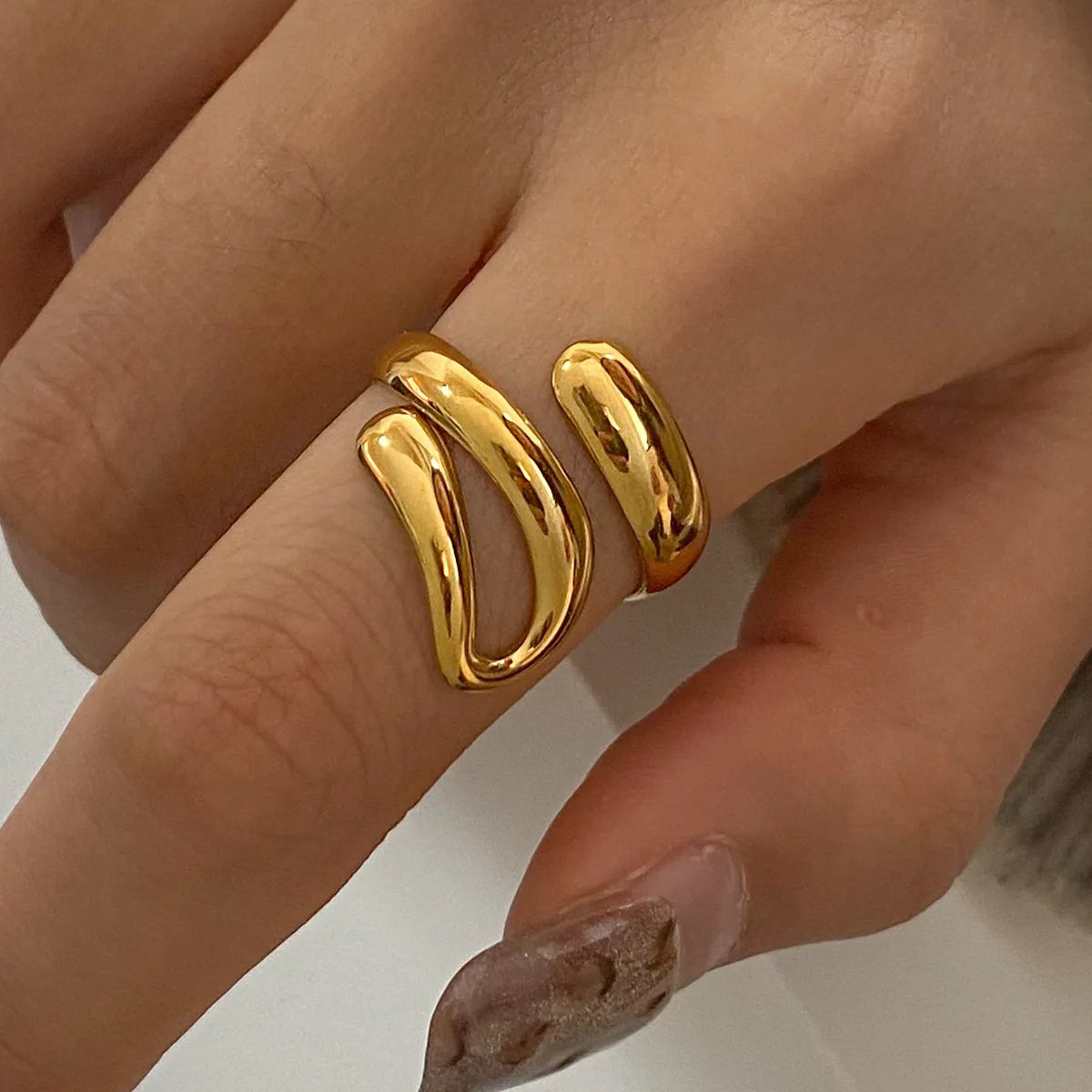 New Arrival Trendy 18K Gold Stainless Steel Opening Ring Modern Geometric Liner with Irregular Oval Rings