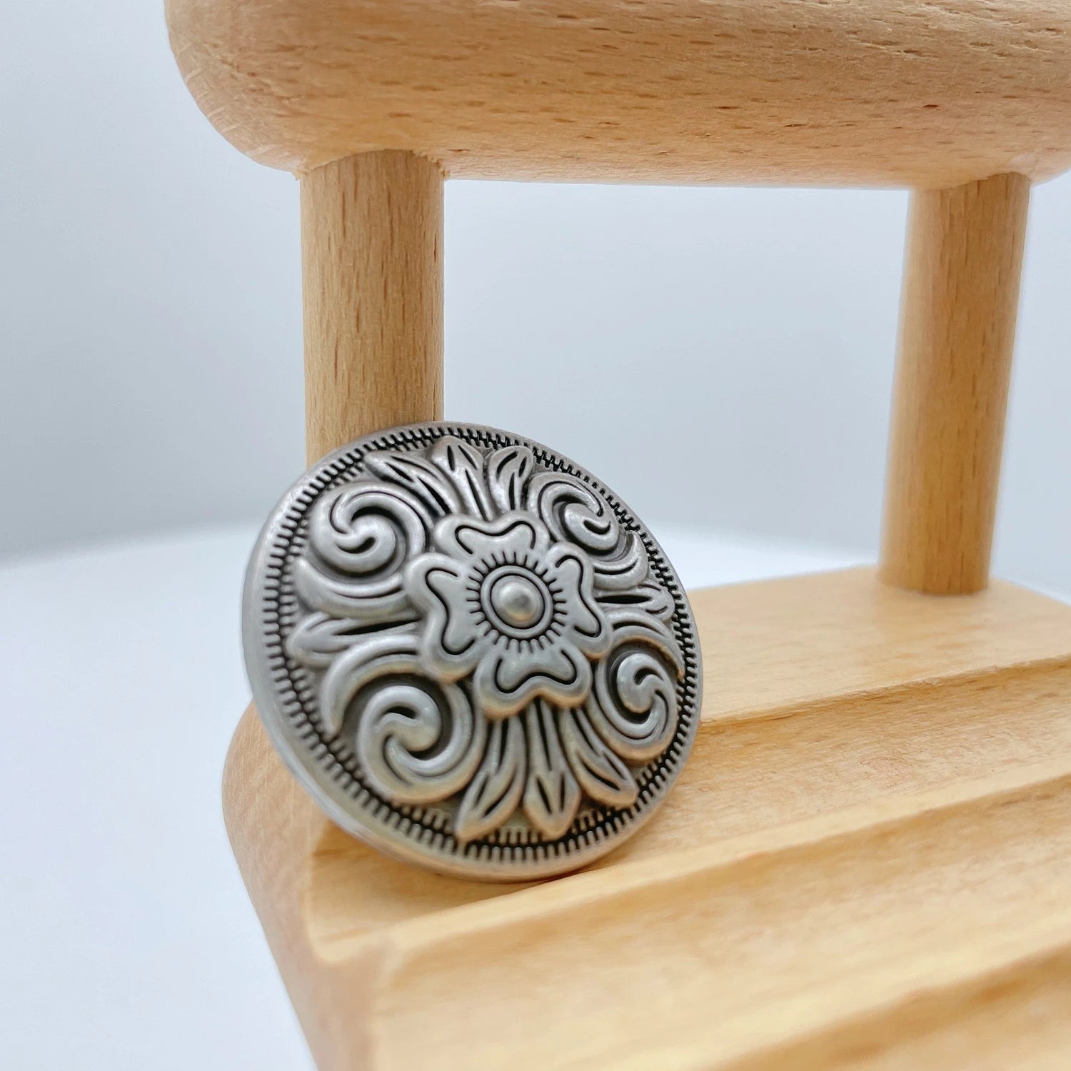 Wholesales Guaranteed Quality Belt Accessaries Metal Saddle Western Style Conchos Factory Hot Sales Circle Sharpe Conchos