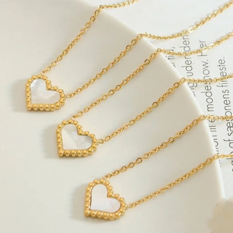 White Sea Shell Heart-shaped 18K Gold Plated Sweet Unique Beads Heart-shaped Heart Shaped Pendant Necklace Earring Set