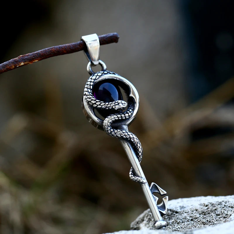 SS8-811P Punk Snake Scepter Pendant With Stone Necklace Men Ladies Punk Animal Jewelry Unique Shape Wholesale