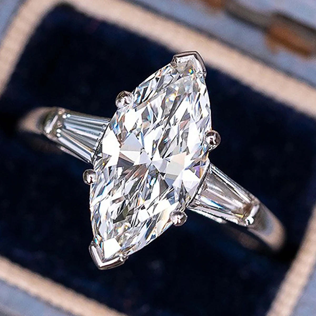 Huitan Women's Fashion Jewelry Ring for Custom Gorgeous Marquise Cut Bling Crystal Zircon Finger Rings for Women Wedding Jewelry