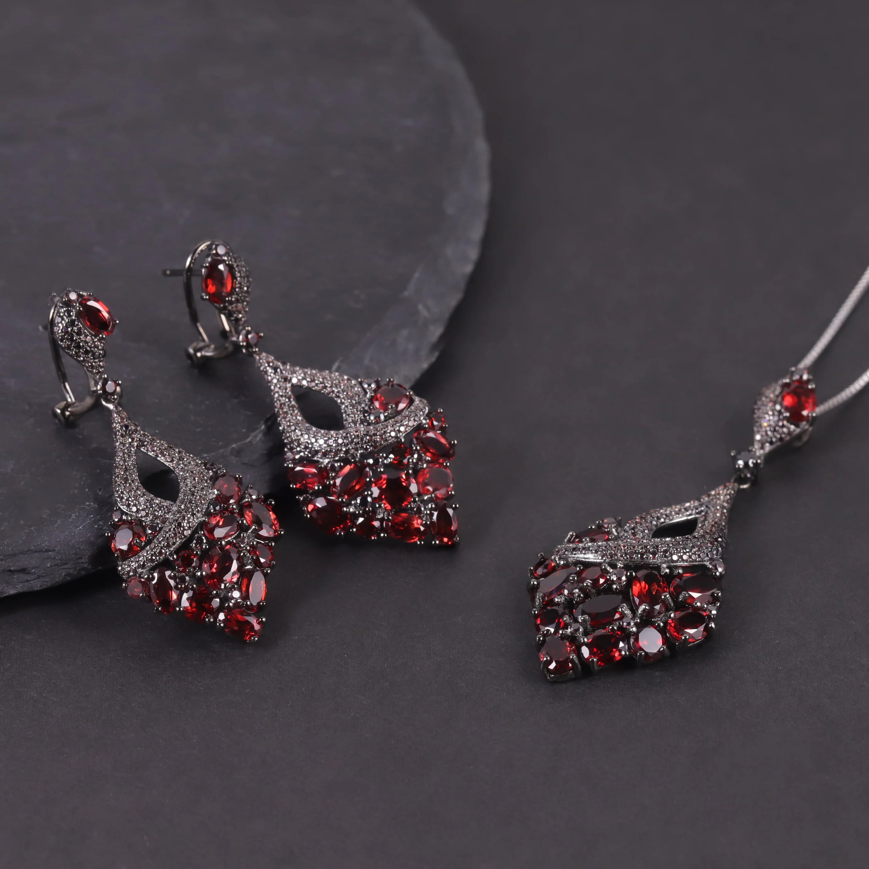 W0453 Affordable Luxury Jewelry Factory Price Black Gun Plated S925 Silver Natural Garnet Chunky Designs Red Gems Jewelry Set