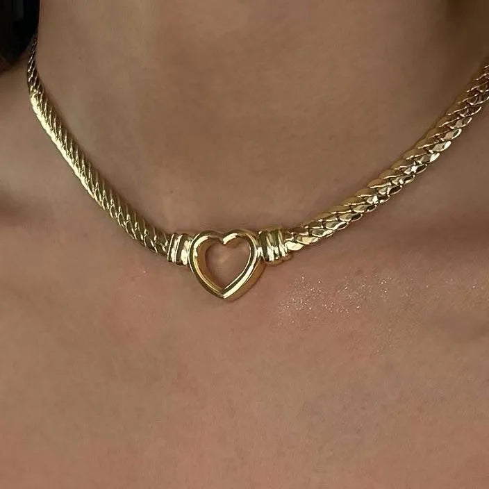 Stainless Steel Flat Link Chain Necklace Gold Plated Love Heart Shaped Pendant Necklace for Valentines Day Gifts