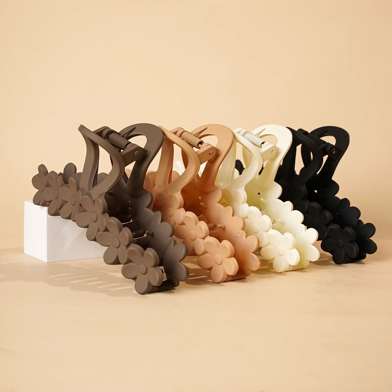 Sweet Delicate Fashionable Daisy Jelly Colored Large Flower Hair Claw Accessories for Women
