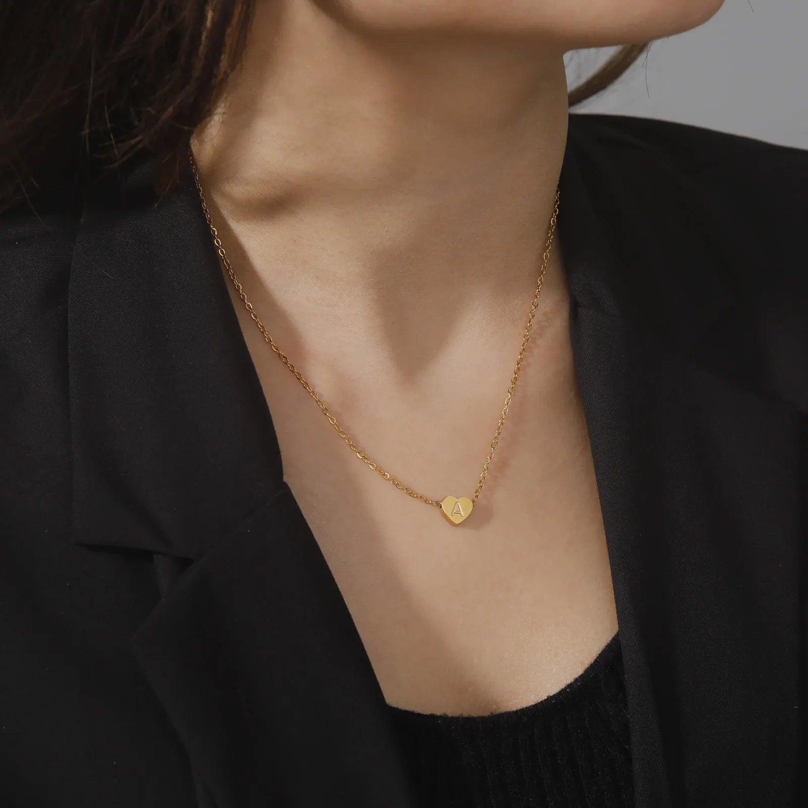 Qiuhan OEM New Fashion 26 Letters Stainless Steel Custom Lettering Necklace for Men and Women