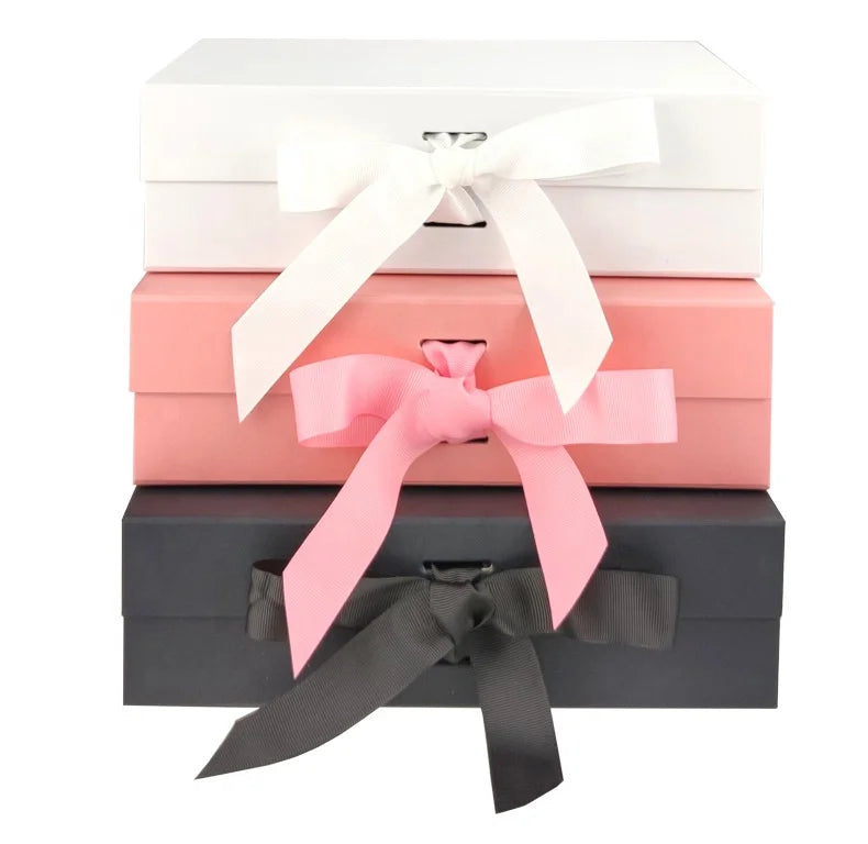 Custom Logo Luxury White Magnet Flap Clothing Paper Box Foldable Magnetic Closure Gift Boxes With Ribbon