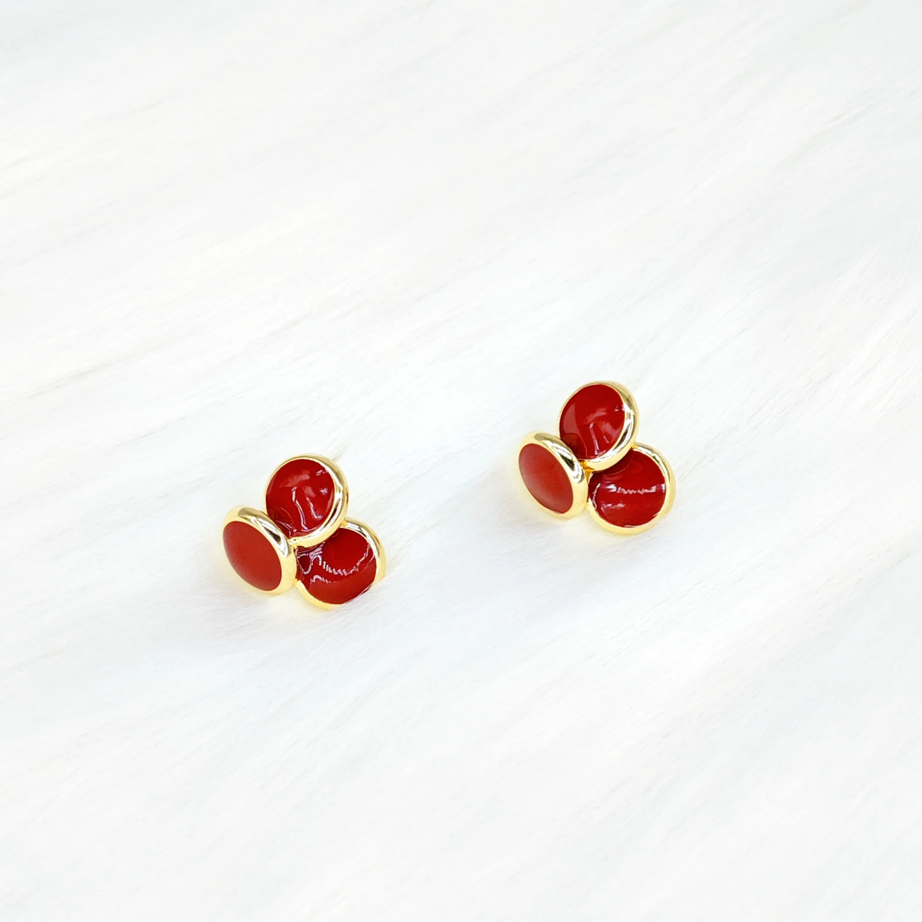 Ilona Wholesale New Cute Vintage Wine Red 18k Gold Plated Women's Stud Earrings Exquisite Unique Jewelry for Anniversary
