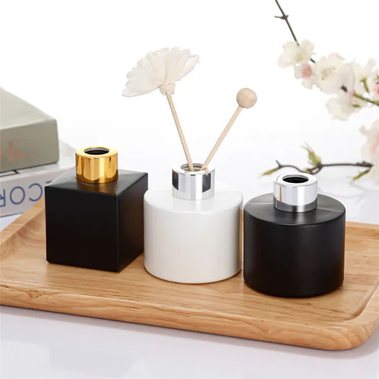Stock 100ml 120ml 150ml White and Black Colored Reed Diffuser Glass Perfume Bottles with Screw Cap