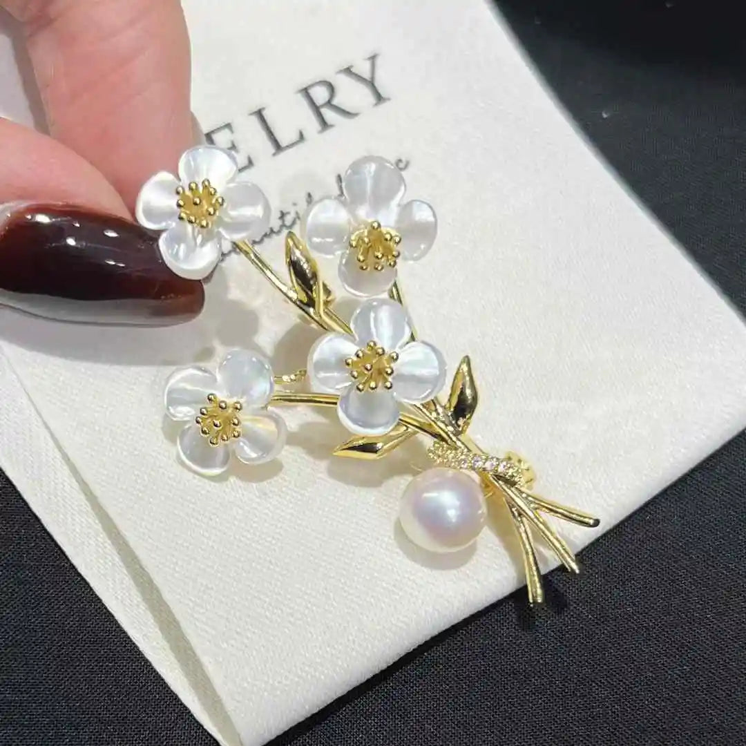 Exquisite 7-8mm Natural Freshwater Pearl Brooch Women's Jewelry with Natural Shell Plum Blossom Design for Gift Occasions