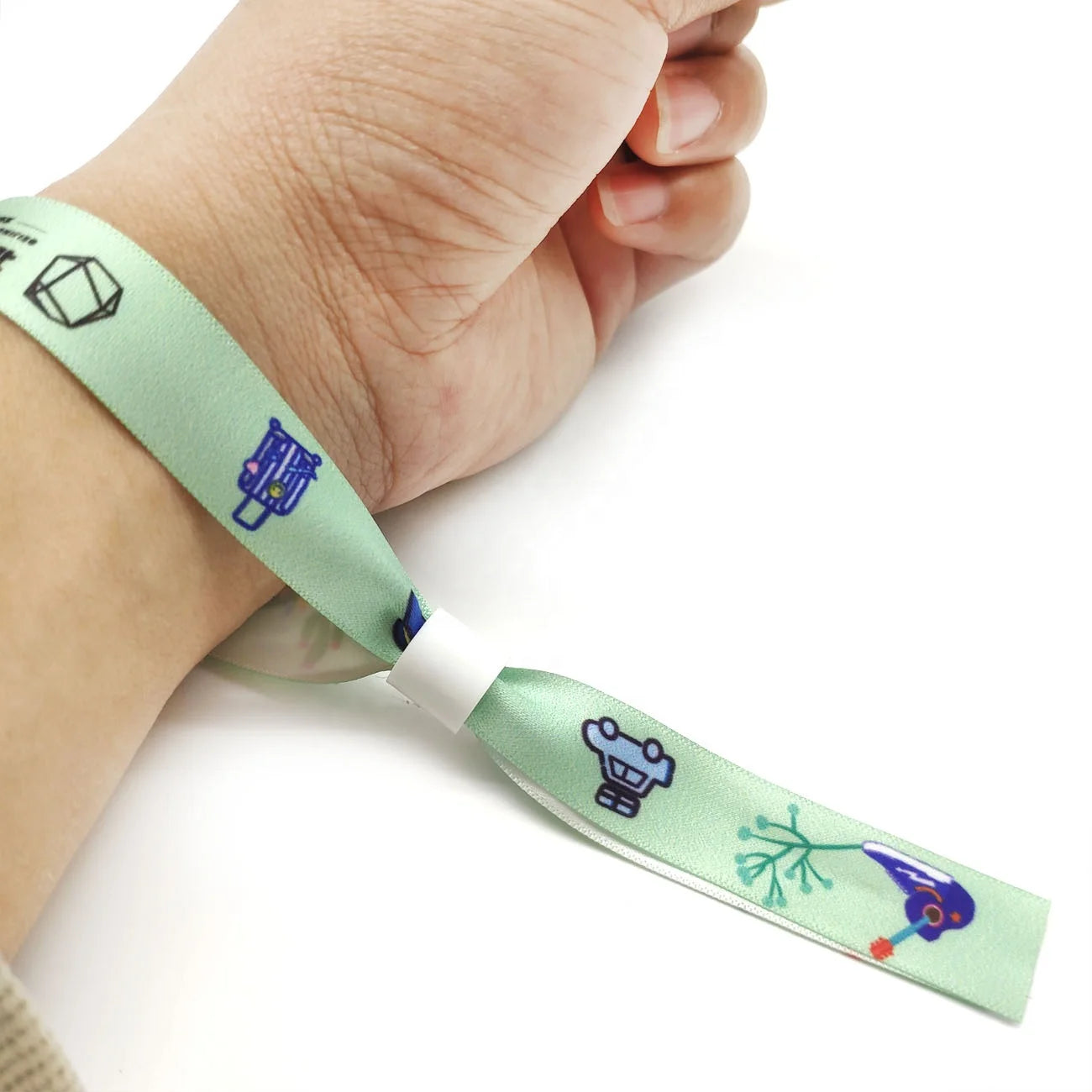 Promotional Eco Friendly Adjustable Event Party Bracelet Custom Festival Fabric Woven Wristbands