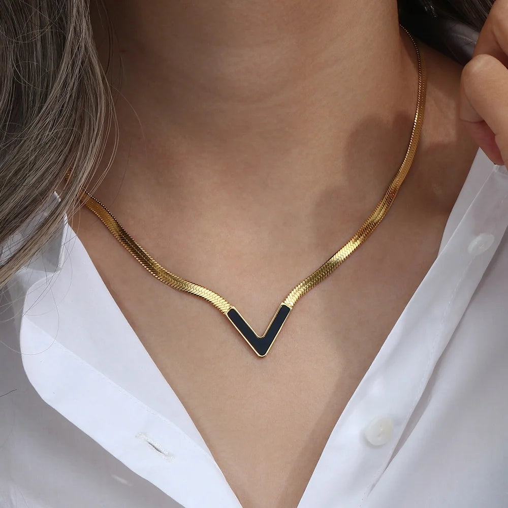 Dreamshow Tarnish Free V Shape Snake Chain Choker Necklace 18K Gold Plated Stainless Steel Chain Necklace